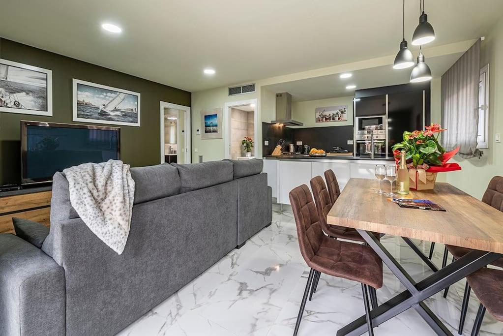 Appartamento 5 Stelle Piscina, Jacuzzi, Wifi - 2 Min Dal Mare Miami Playa Esterno foto
